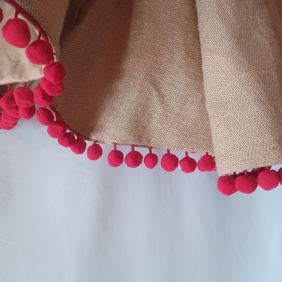 Natural Burlap Jute Christmas Tree Skirt Red Pom Pom Trim 45" - Picture 2 of 5